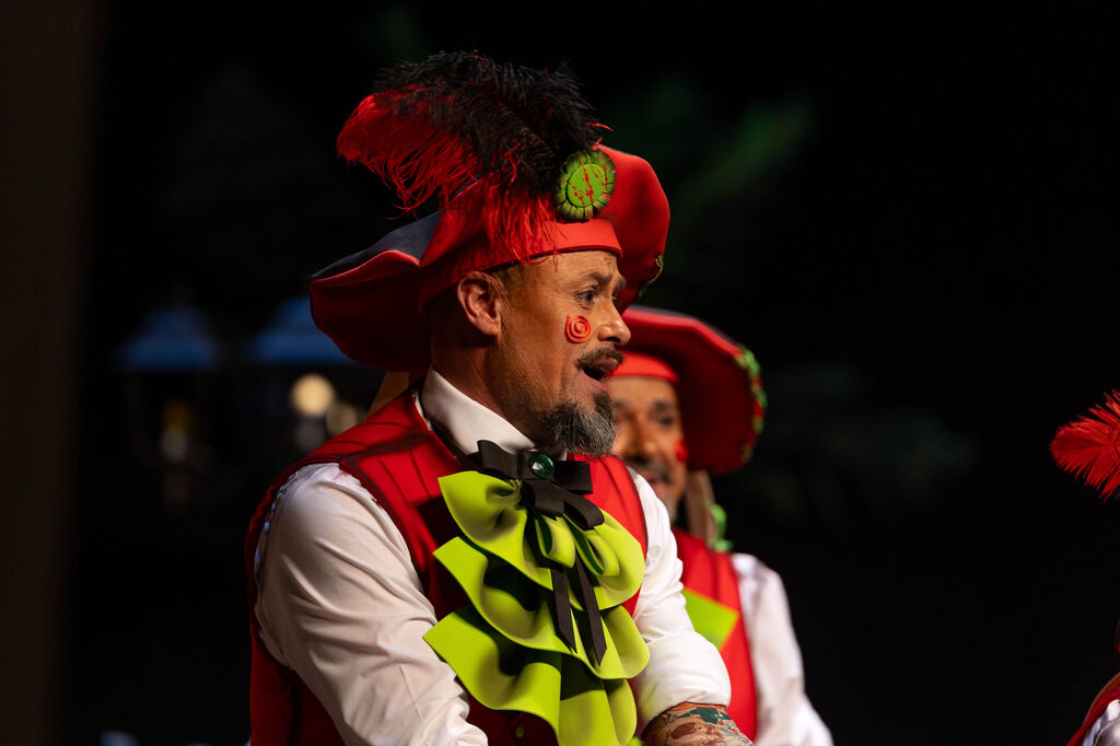 Im&aacute;genes de la actuaci&oacute;n de la murga de Huelva "Los Lope de Pega" en el Carnaval Colombino