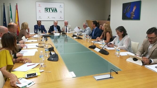 La primera reunión del nuevo consejo de administración de la RTVA.